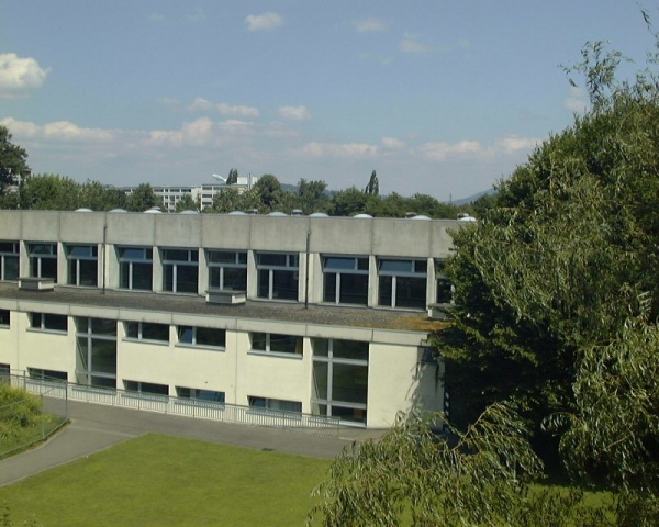 Schulzentrum Nidermatt.jpg