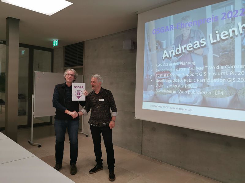 Datei:GIS Day 2022 OST OSGAR Lienhard 1.jpg
