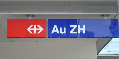 Au ZH Bahn Beschilderung.jpg